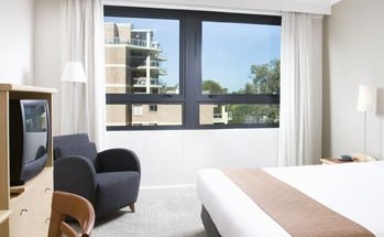 Pacific International Suites Parramatta - Accommodation Find