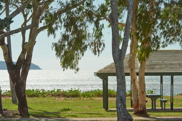 BIG 4 Rowes Bay Beachfront Holiday Park - Accommodation Find